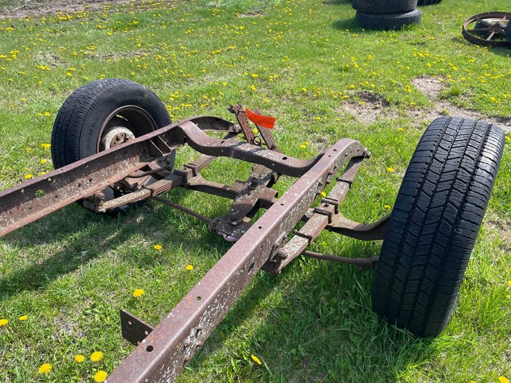 #5596-•-vintage-2-axle-car-frame-image-14