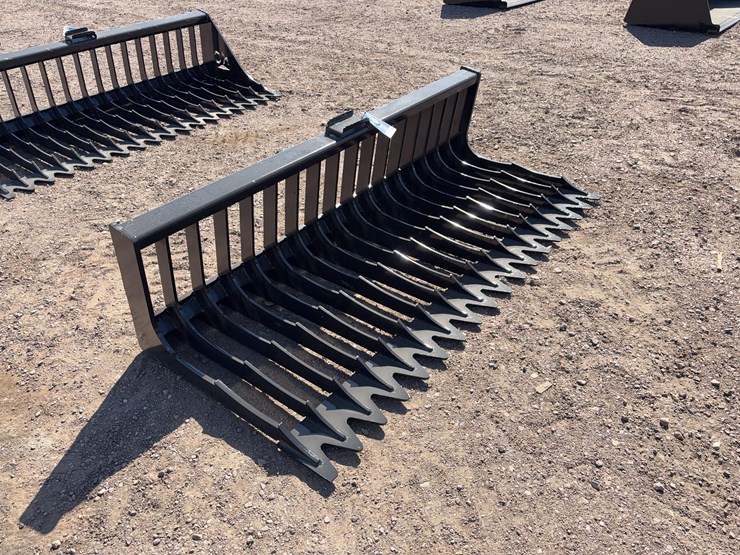 low-side-skeleton-bucket-image-2