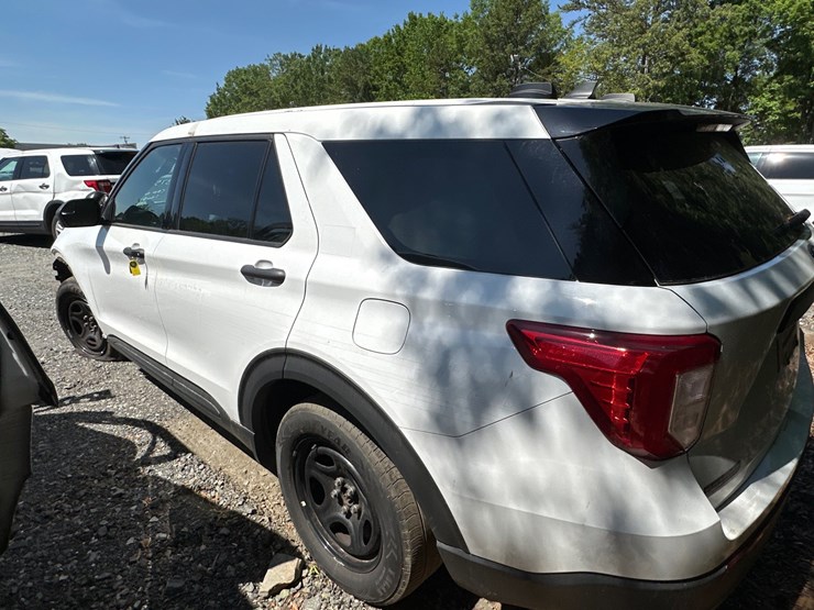 2021-ford-explorer-image-5