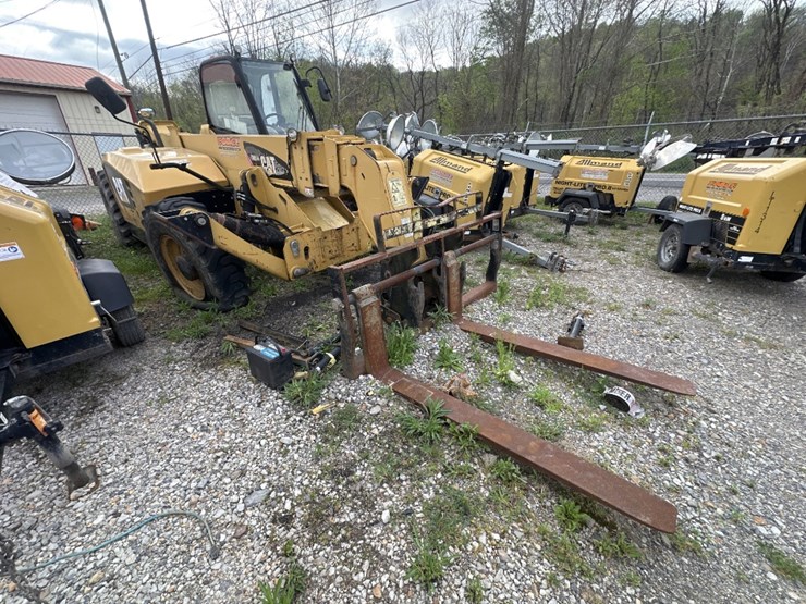 2012-caterpillar-th514-image-2