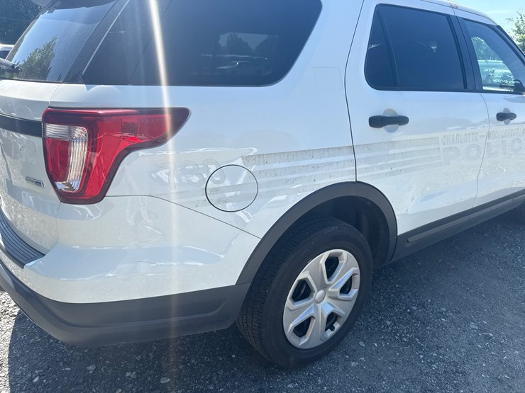 2019-ford-explorer-image-12