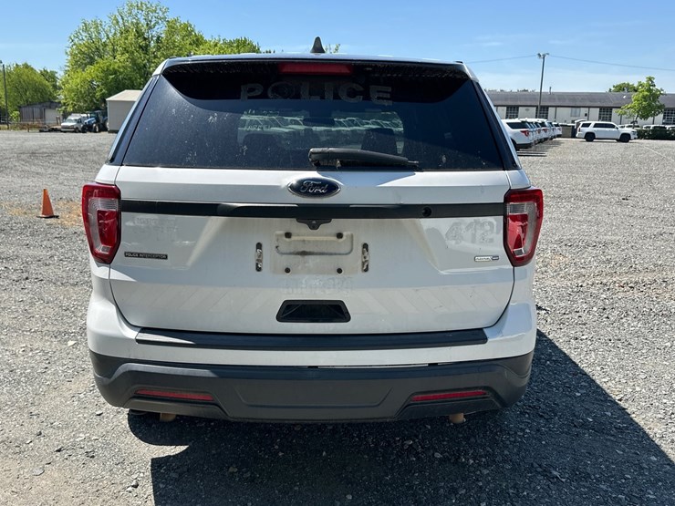 2019-ford-explorer-image-5