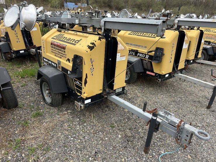 2015-caterpillar-c11-image-1