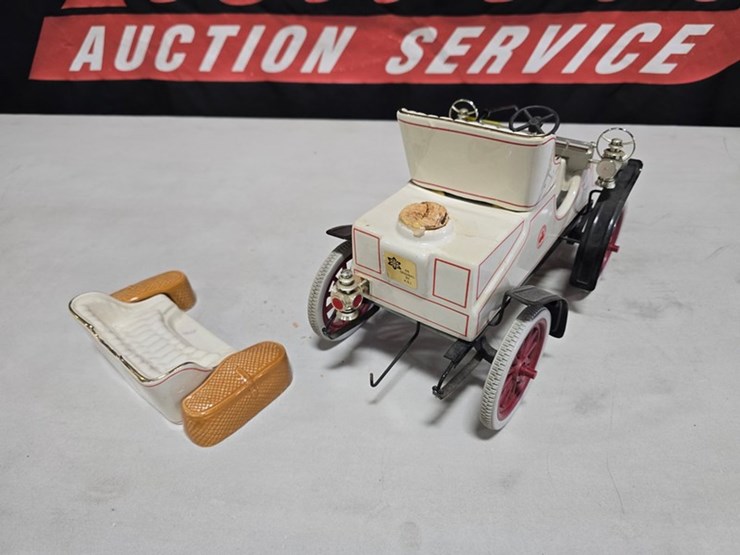 #87-•-mccormick-1903-cadillac-decanter-image-15