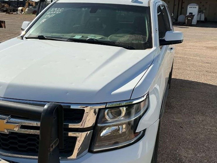 2019-chevrolet-tahoe-image-2