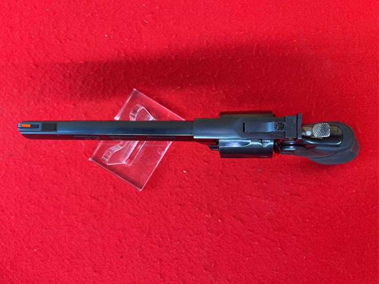 taurus-tracker-revolver-.22-lr-image-6