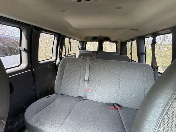 2012-chevrolet-express-image-7