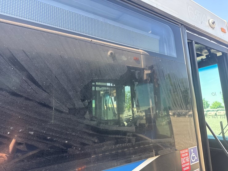 2012-gillig-low-floor-image-22
