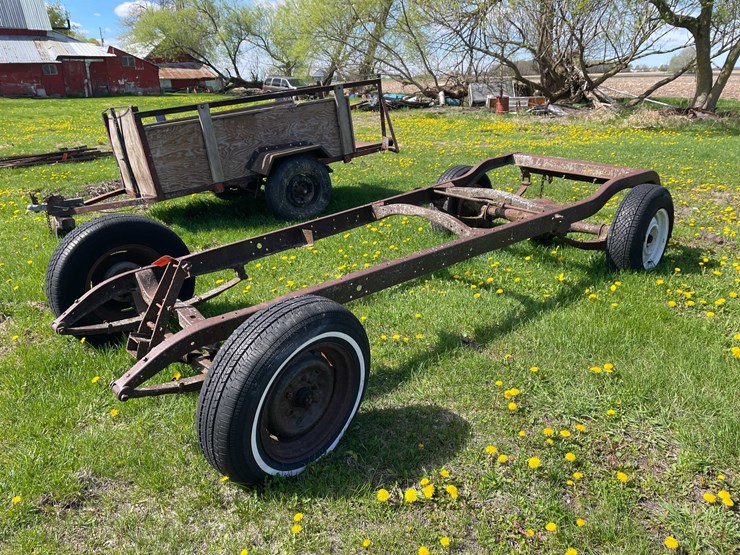 #5596-•-vintage-2-axle-car-frame-image-1