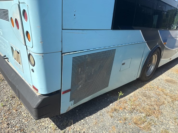 2012-gillig-low-floor-image-14