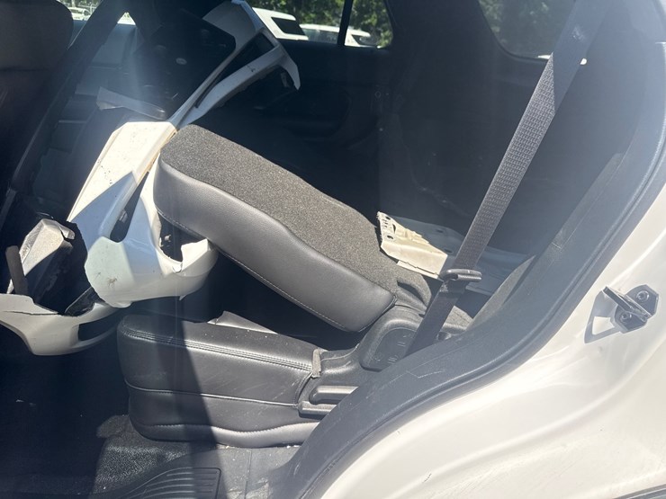 2019-ford-explorer-image-22