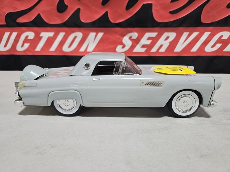 #402-•-jim-beam-1956-ford-t-bird-decanter-image-7