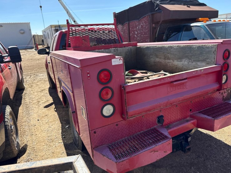 2010-gmc-3500-image-4