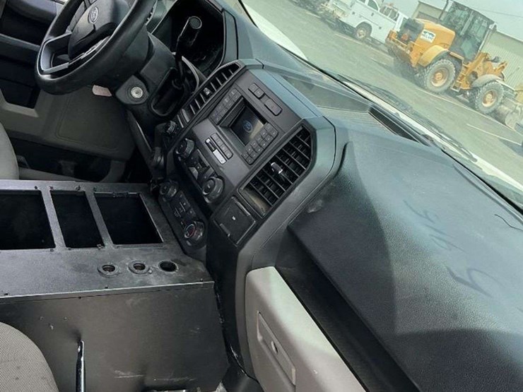 2019-ford-f150-image-8