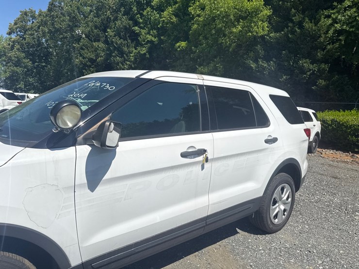 2019-ford-explorer-image-5