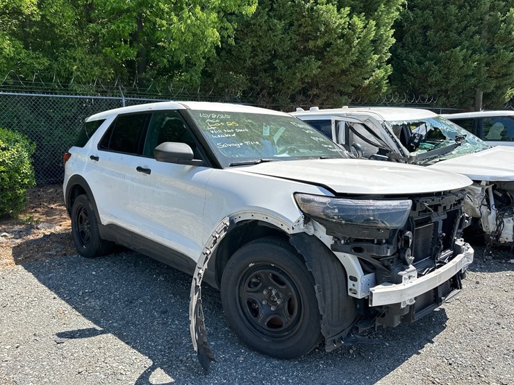 2021-ford-explorer-image-1