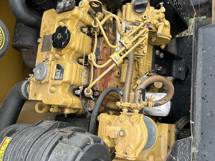 2015-caterpillar-c11-image-2