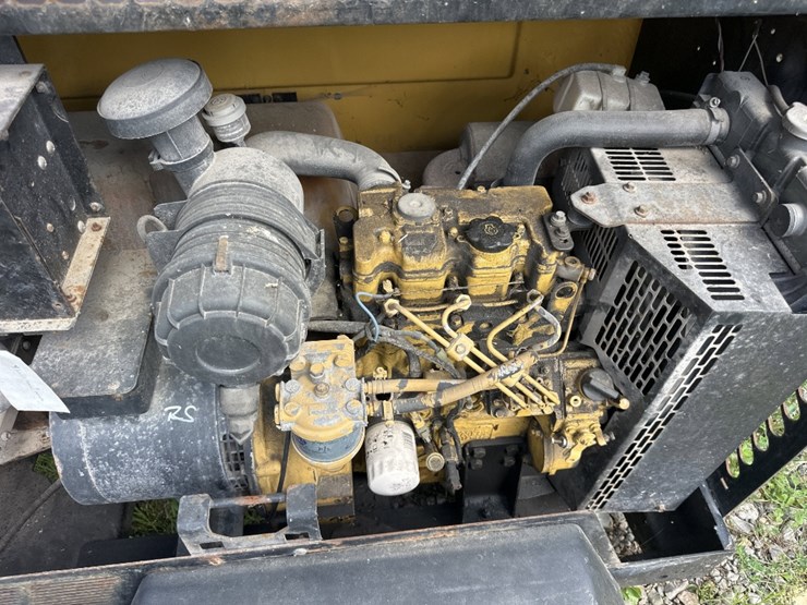 2013-caterpillar-c11-image-2