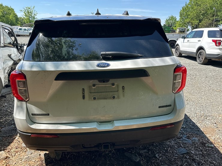 2021-ford-explorer-image-6