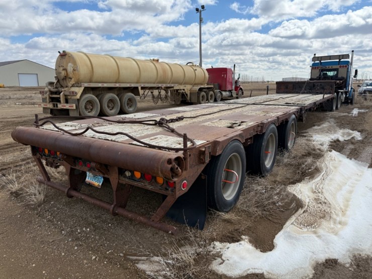 2010-.-triaxle-lowboy-image-5