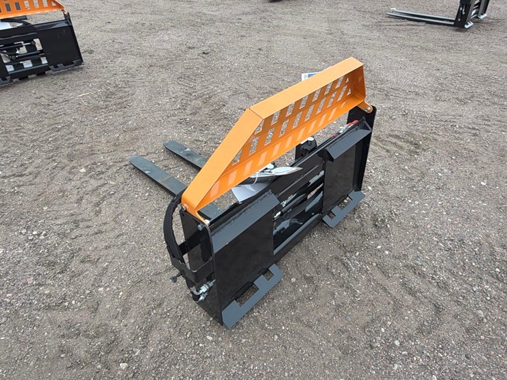 unused-2025-wolverine-pfa-11-3300g-hydraulic-pallet-forks-image-4