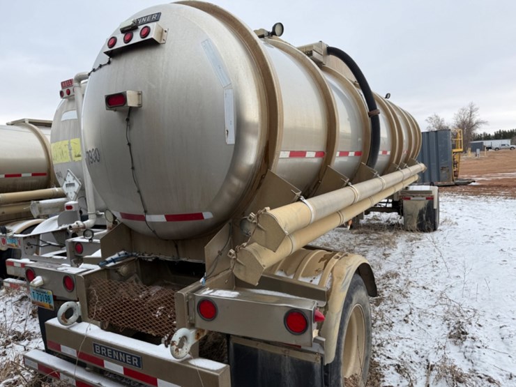 2011-brenner-tank-pup-trailer-image-3