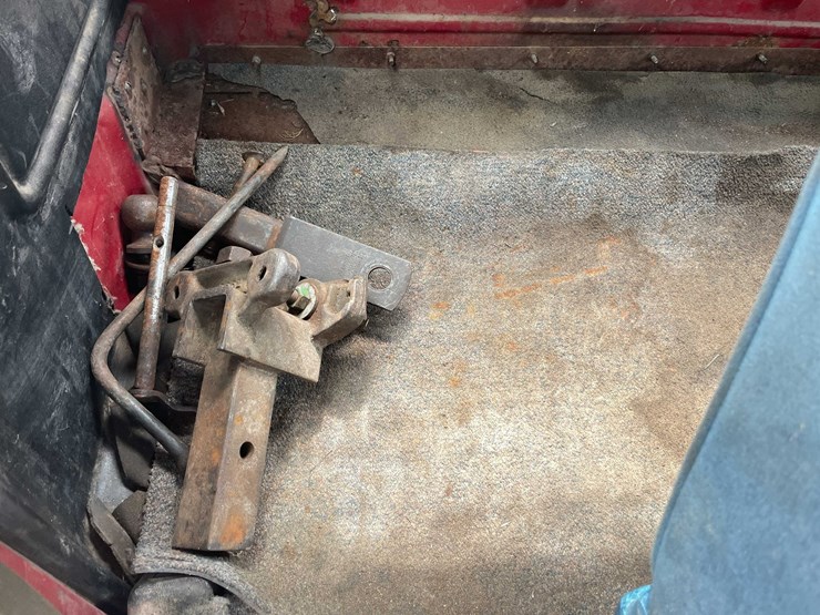 #5571-•-1979-ford-dually-with-modified-cab-image-37