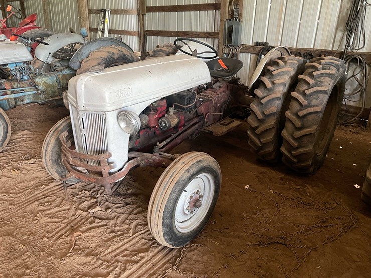 ford-tractor-image-1