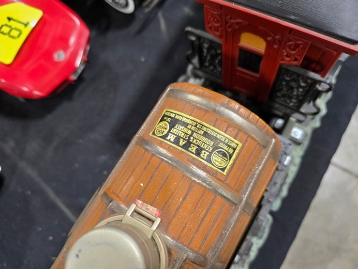 #76-•-jim-beam-decanter-train-set-image-12