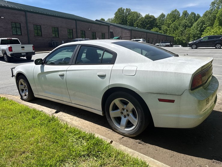 #7-•-2014-dodge-charger-image-16