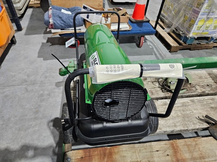 #35-•-john-deere-space-heater-image-4