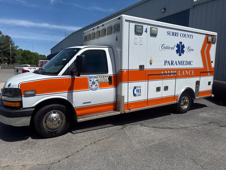 #9-•-2017-chevrolet-ambulance-4500-image-3
