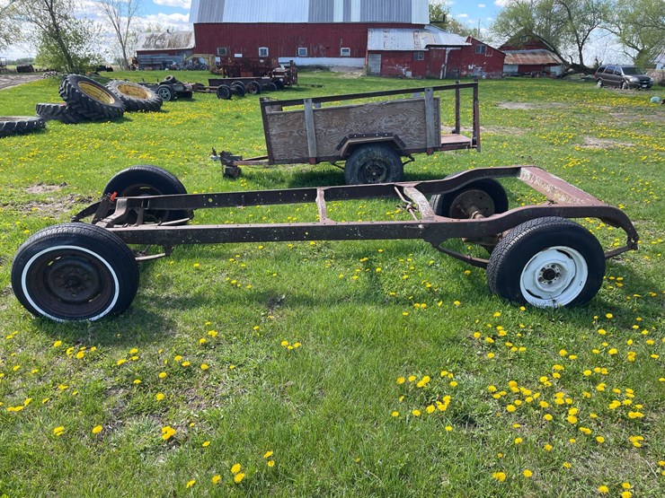 #5596-•-vintage-2-axle-car-frame-image-7