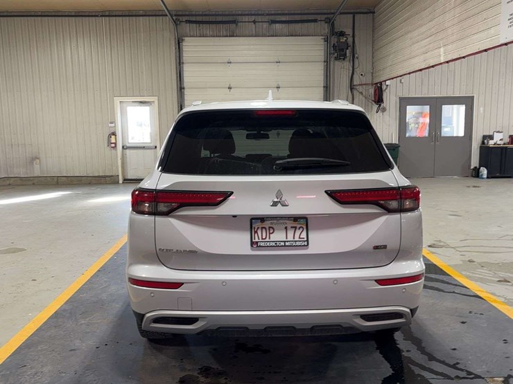 2024-mitsubishi-outlander-image-4