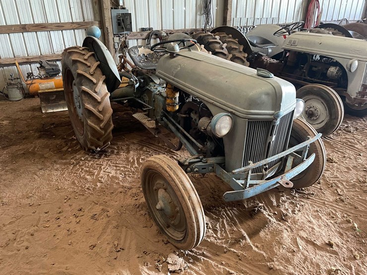 ford-tractor-image-3