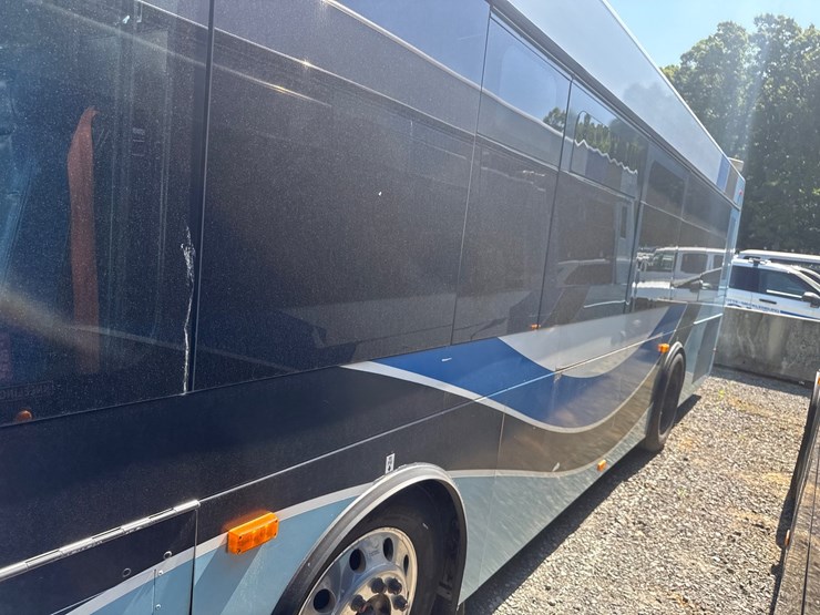 2012-gillig-low-floor-image-6