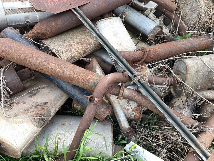 #5605-•-scrap-metal-image-12