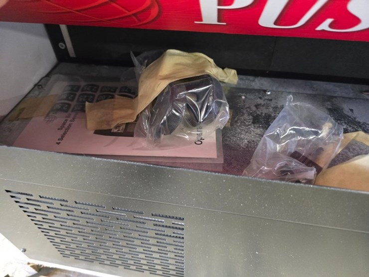 #67-•-seaga-3200-vending-machine-image-7