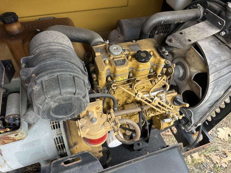 2015-caterpillar-c11-image-3