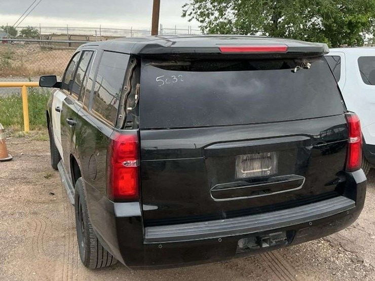 2020-chevrolet-tahoe-image-3