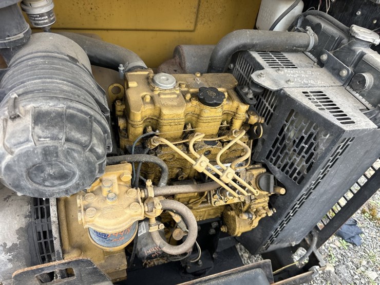 2014-caterpillar-c11-image-2
