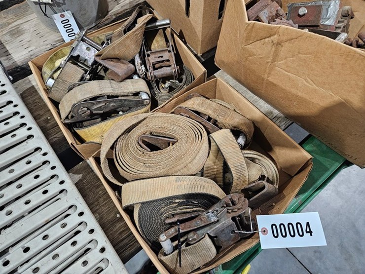 #4-•-2-boxes-heavy-duty-ratchet-straps-image-1