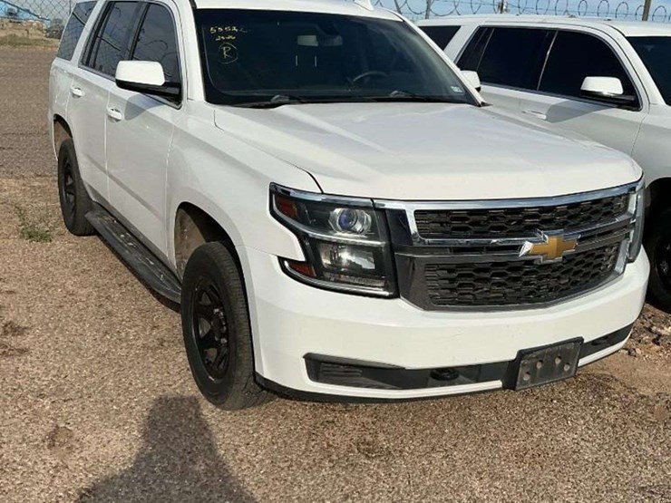 2015-chevrolet-tahoe-image-2