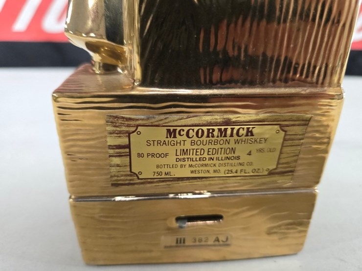#98-•-mccormick-gold-sincerley-elvix-'77-music-box-decan-image-4