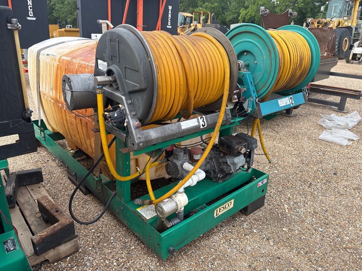#35846-•-300-gallon-water-tank,-skid-mounted-image-1