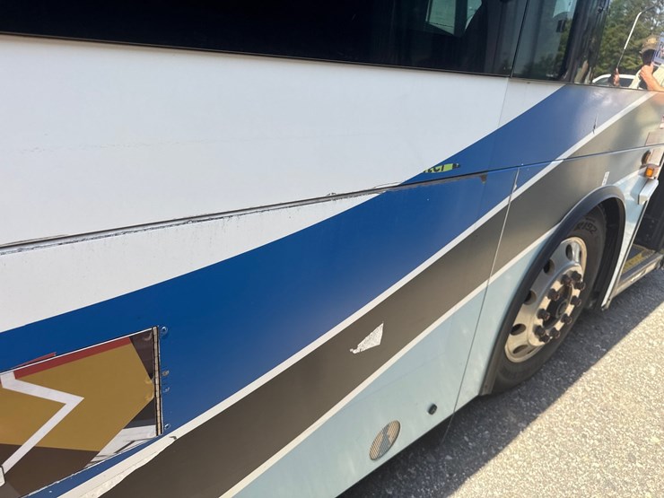 2012-gillig-low-floor-image-18