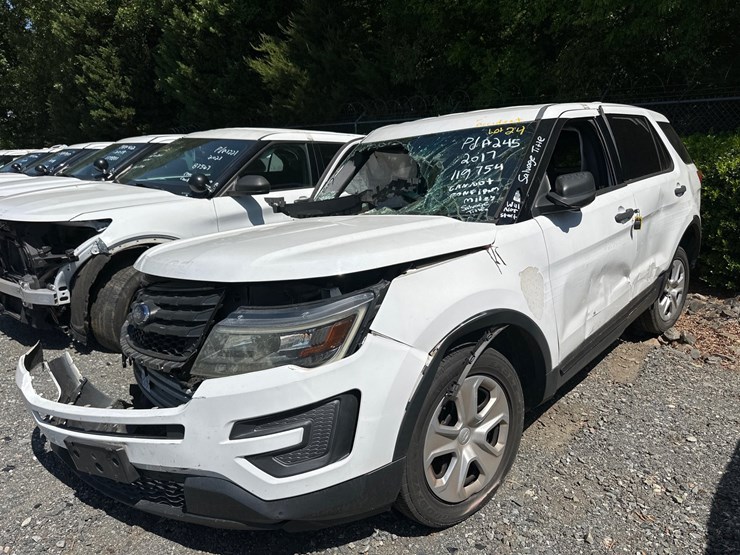 2017-ford-explorer-image-4