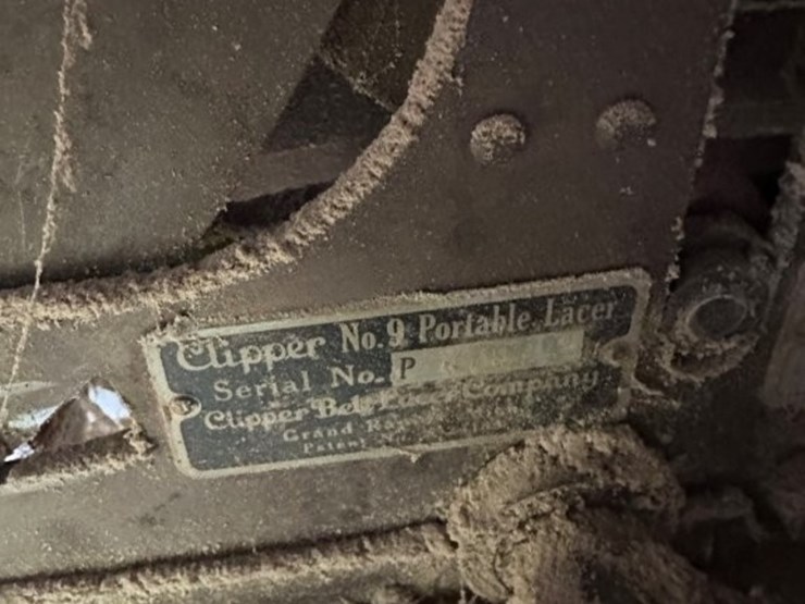 clipper-#9-portable-belt-lacer-image-2