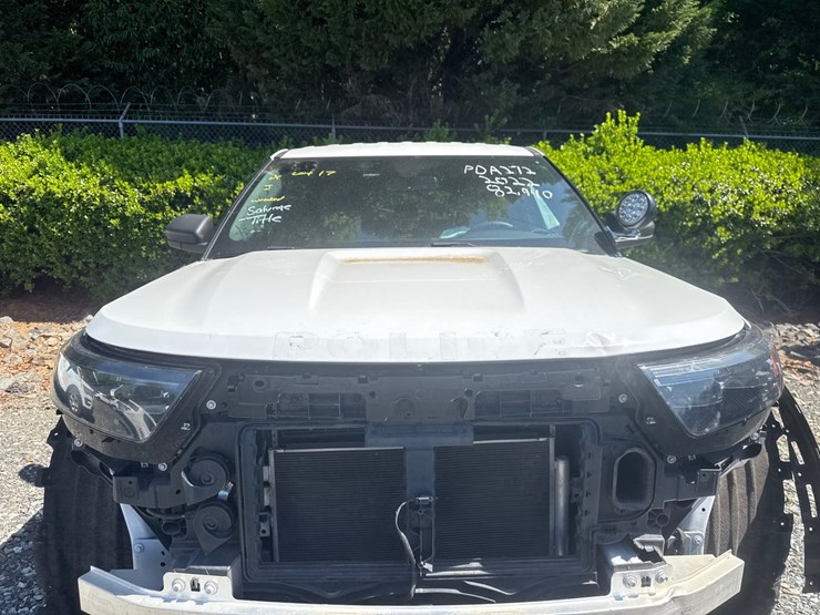 2022-ford-explorer-image-3