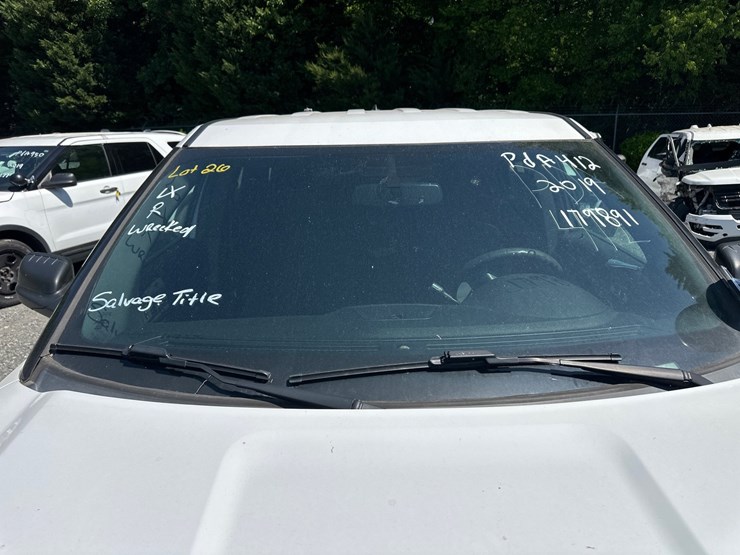 2019-ford-explorer-image-2